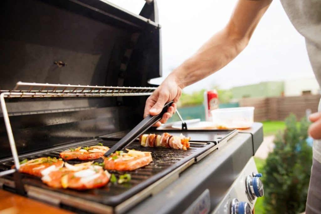 6 Superior Gas Grills for under $400 — Reviews and Buying Guide