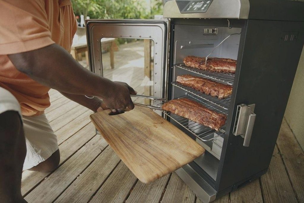 Top 6 Electric Smokers under $200 – Make Smoking Delicious Foods Easy and Affordable!