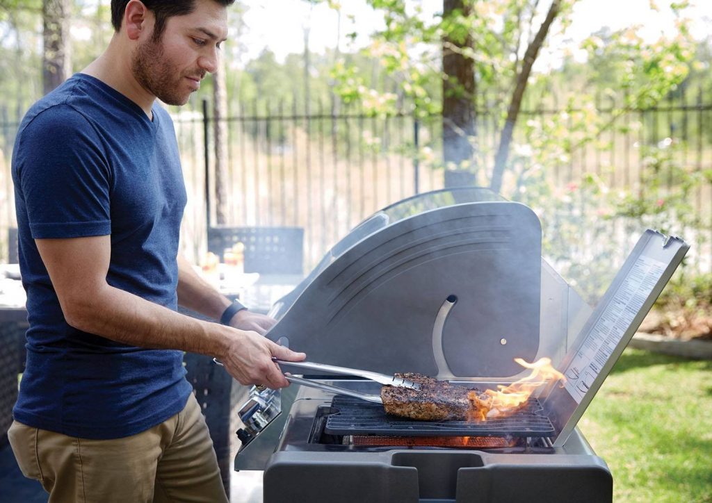 6 Great Natural Gas Grills for the Juiciest BBQs