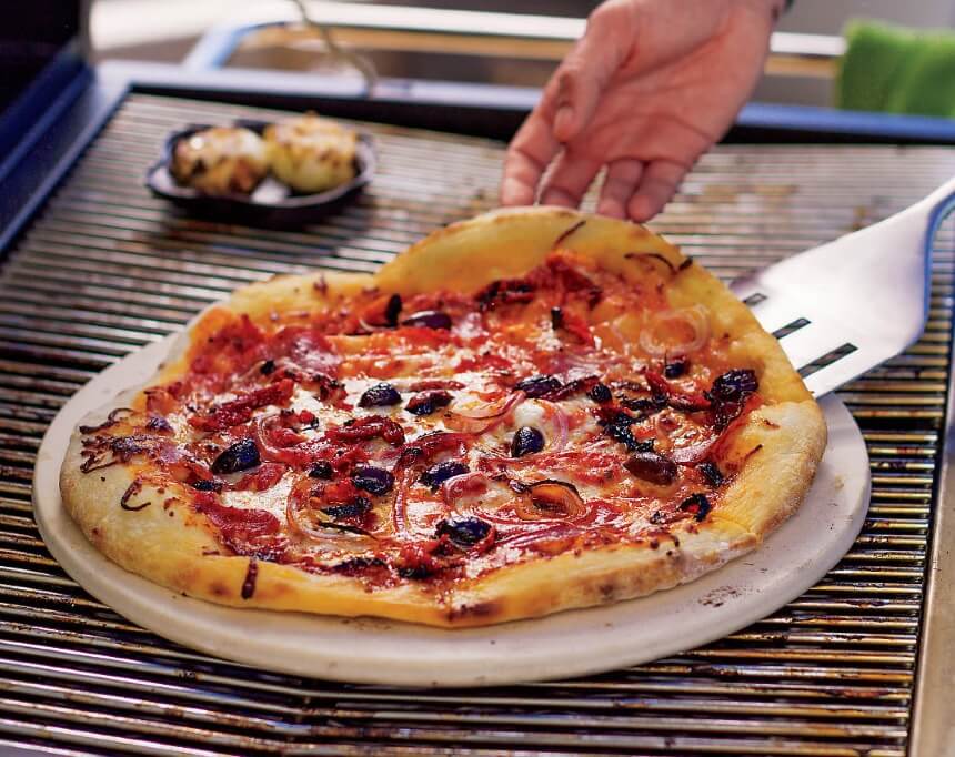 6 Excellent Pizza Stones for Grill - Add New Flavor to Favorite Food