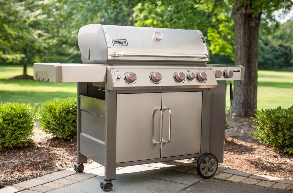 Broil King vs. Weber: Which to Choose?